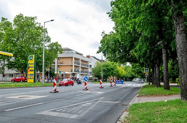 FORGALOMKORLÁTOZÁS: Győrben a Szigethy Attila úton