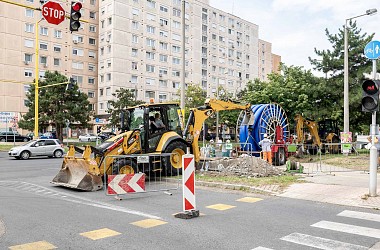 Modern technológiával a biztonságos vízellátásért – Befejeződött a Lajta utcai távvezeték felújítása